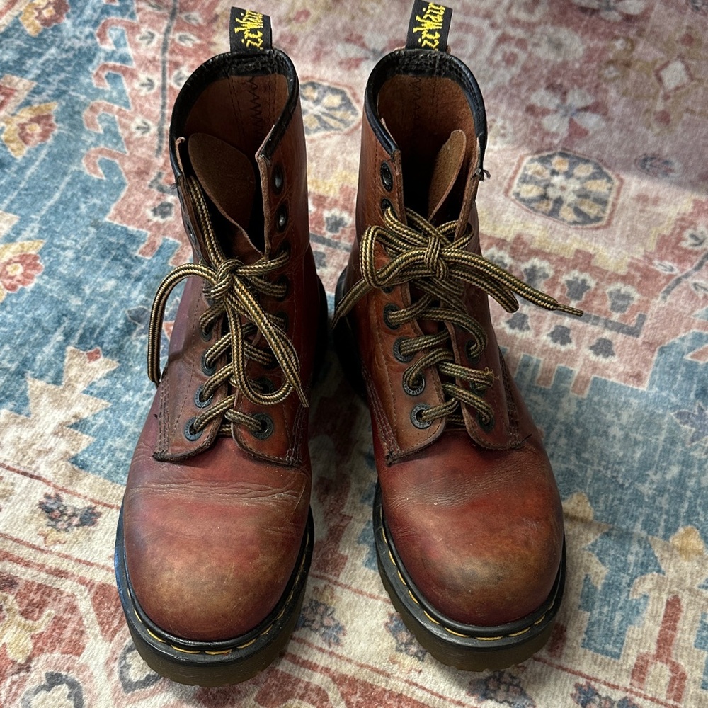 Dr. Martens Burgundy  Leather MADE IN ENGLAND - Picture 5 of 13